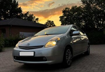 Toyota Prius 157.000 km 4.199 &euro; Bremen 28211
