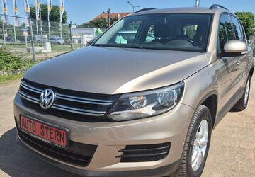 VW Tiguan 111.000 km 9.500 &euro; Bremen 28277