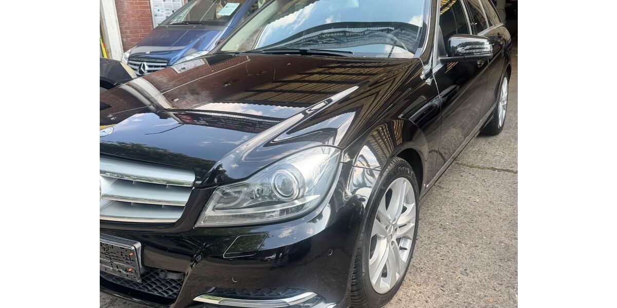 Mercedes-Benz C 300 176.129 km 9.990 &euro; Bremen 28197