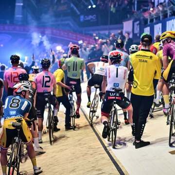 Antenne Schlager SIXDAYS BREMEN 2027: Platin-Ticket ohne Tischres. 16.01.2027 ÖVB-Arena VIP-Lounge