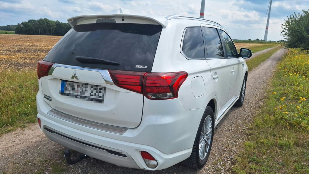 Mitsubishi Outlander 123.900 km 16.400 &euro; Vorwerk 27412