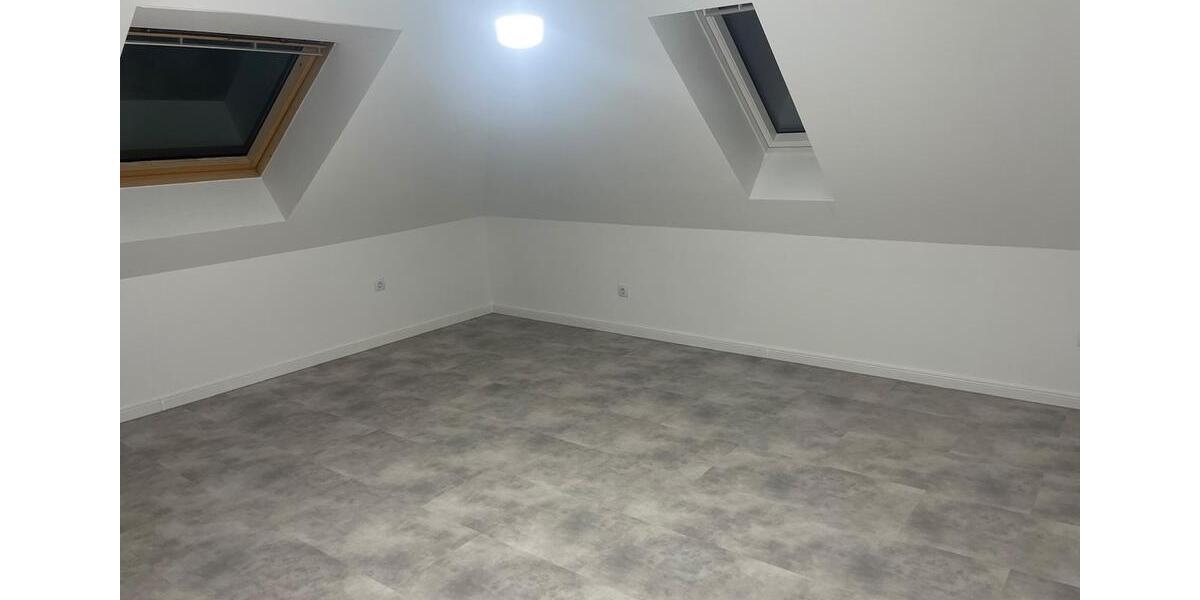 Dachgeschoßwohnung Bremen Hemelingen - 3 Zimmer, 74 m&sup2;, 1.200&euro; | Angebot:27642058