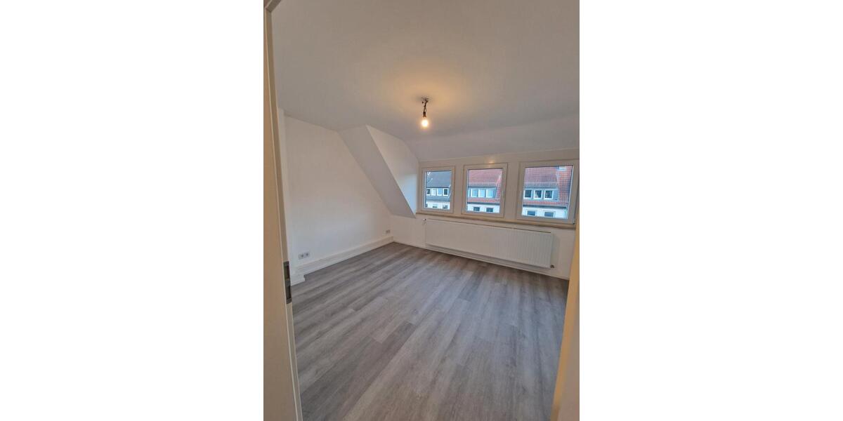 Dachgeschoßwohnung Bremen Neustadt - 3 Zimmer, 44 m&sup2;, 890&euro; | Angebot:27642189