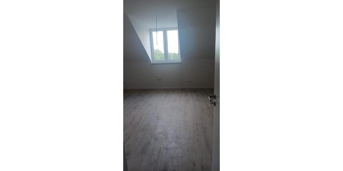 Dachgeschoßwohnung Bremen Hemelingen - 4 Zimmer, 85 m&sup2;, 1.200&euro; | Angebot:27642200