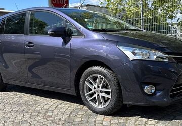 Toyota Verso 99.300 km 8.990 &euro; Bremen 28329