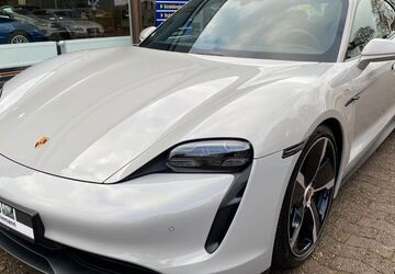 Porsche Taycan 29.500 km 67.450 &euro; Achim 28832