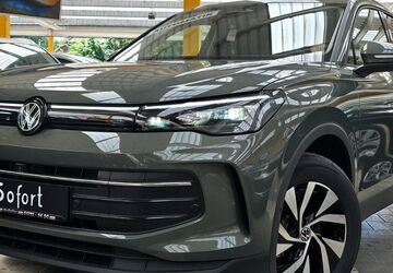 VW Tiguan 9.000 km 33.650 &euro; Wallhöfen bei Bremen 27729