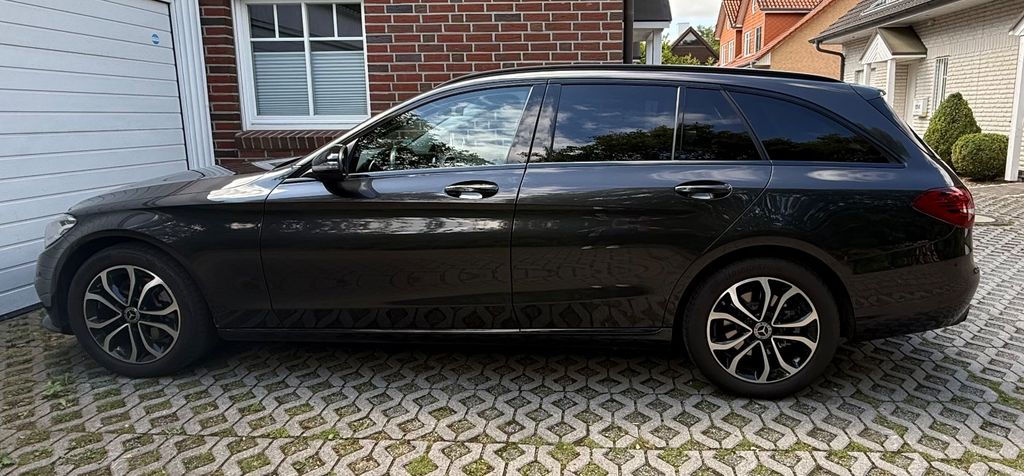 Mercedes-Benz C 200 51.000 km 24.900 &euro; Bremen 28355