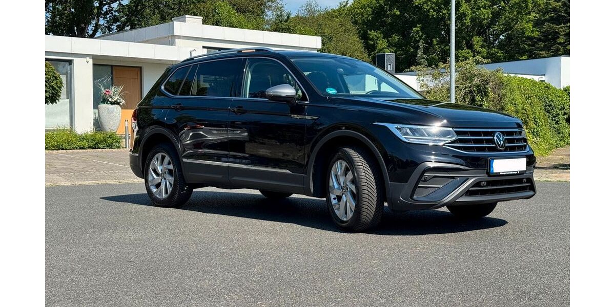 VW Tiguan Allspace 70.000 km 26.799 &euro; Bremen 28357